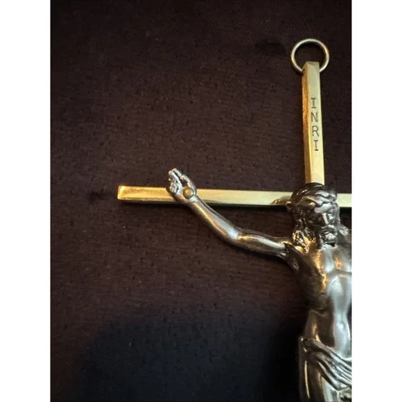 Vintage Metal Jesus on Cross Crucifix Wall‎ Art Hanging Religious 8.5"x4.5" INRI - Picture 3 of 10